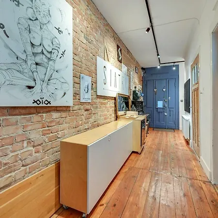 Artstay *
