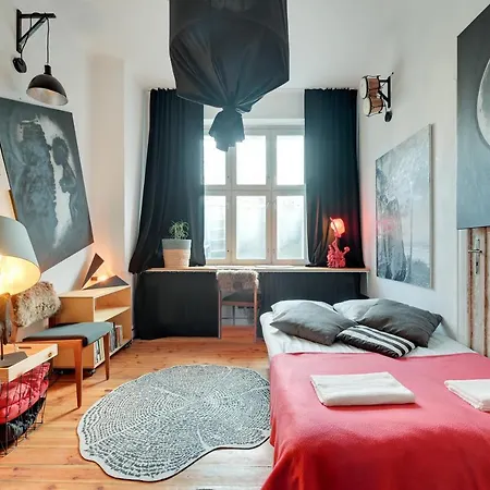 Artstay *